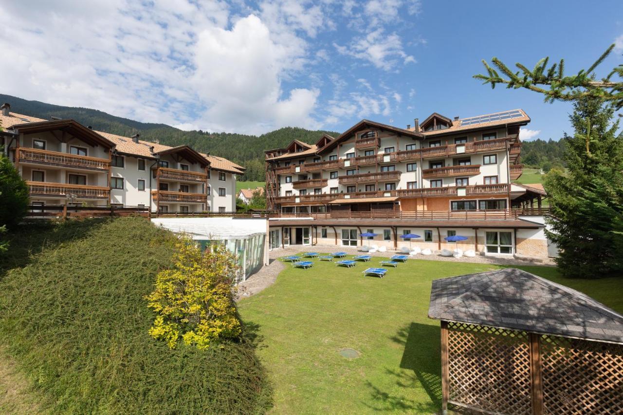 Golf Hotel Фольгария Экстерьер фото