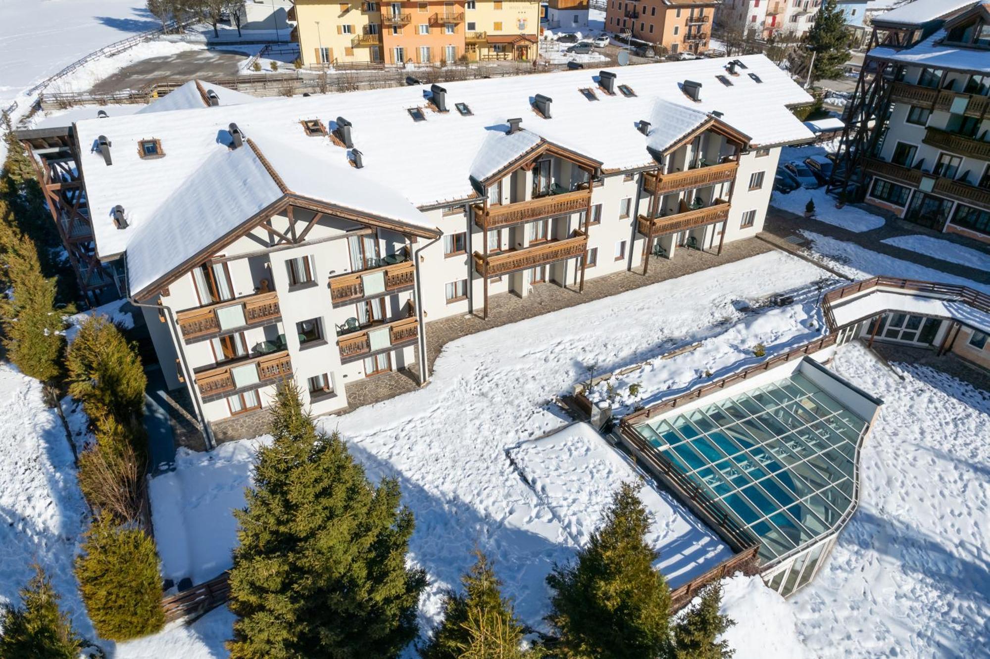 Golf Hotel Фольгария Экстерьер фото