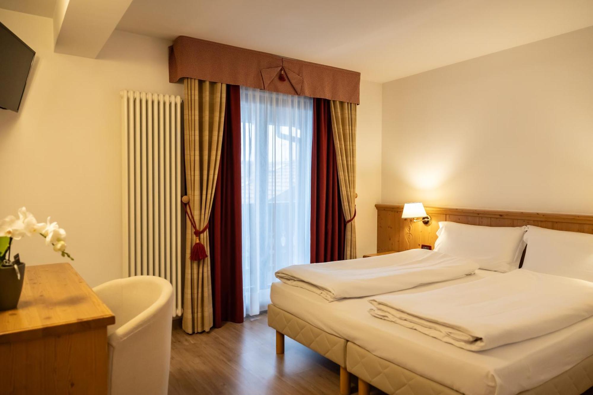 Golf Hotel Фольгария Экстерьер фото