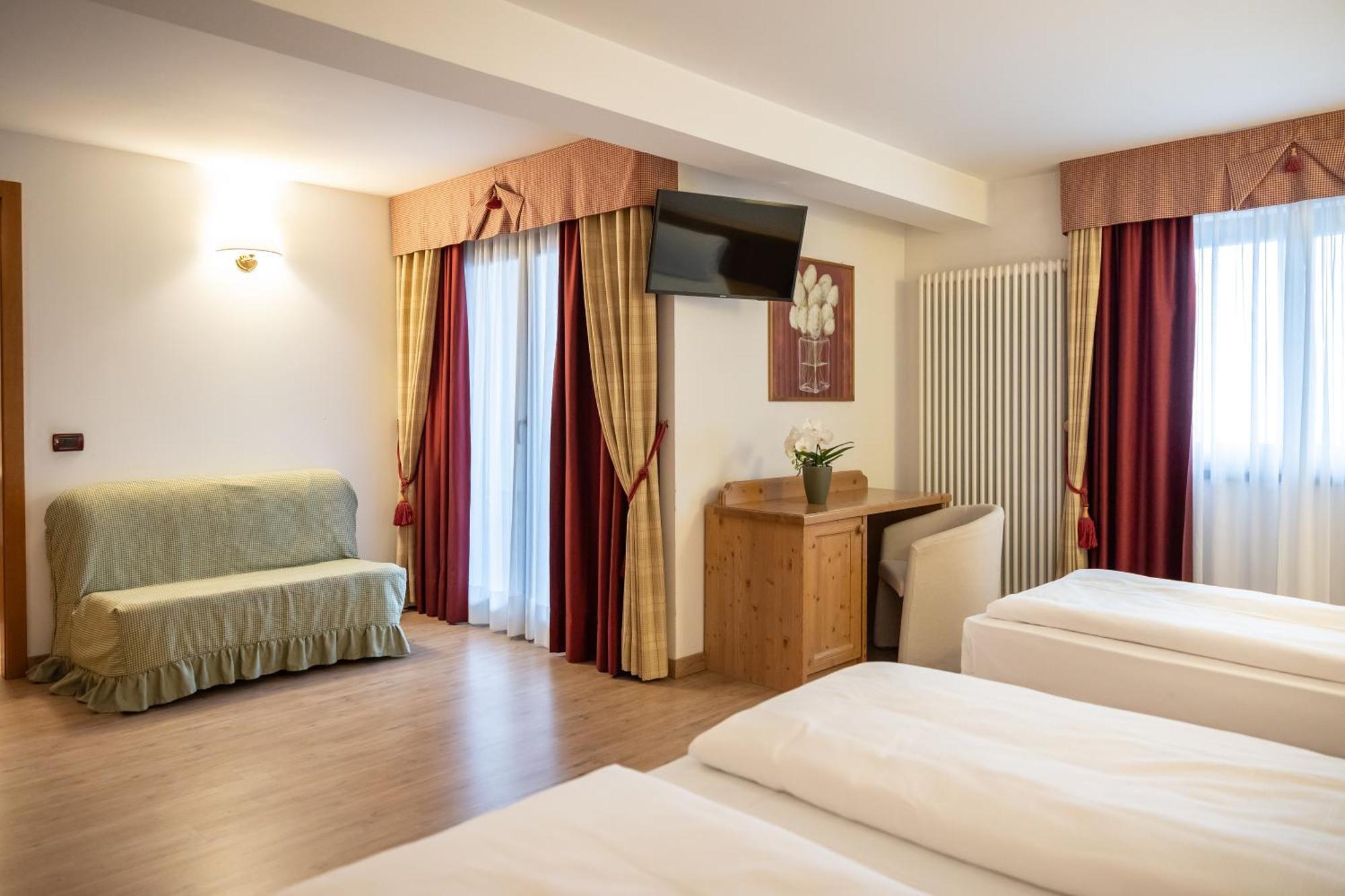 Golf Hotel Фольгария Экстерьер фото