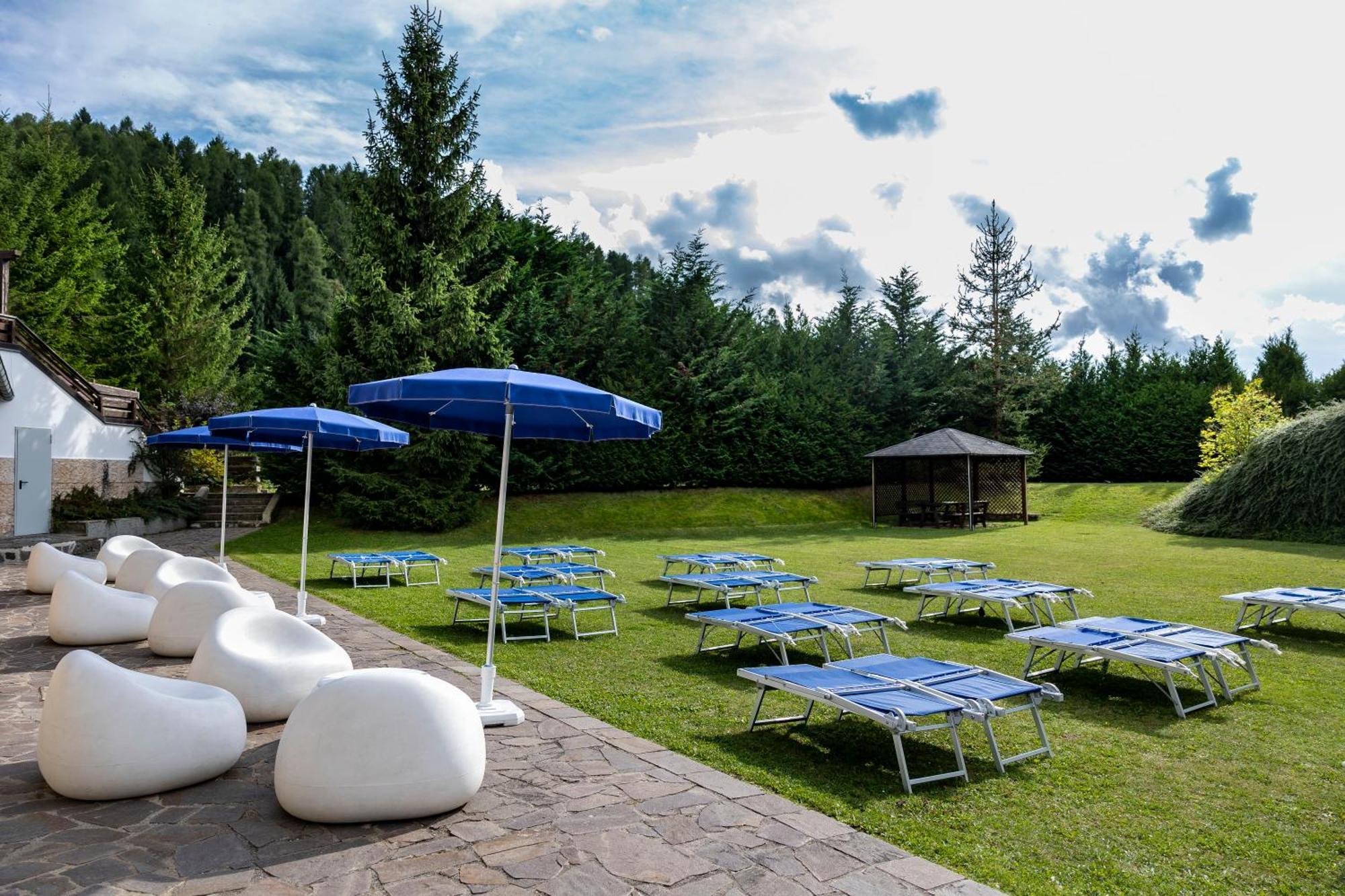 Golf Hotel Фольгария Экстерьер фото